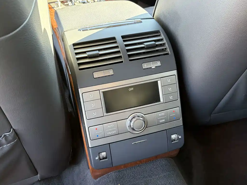 Volkswagen Phaeton — миниатюра 11