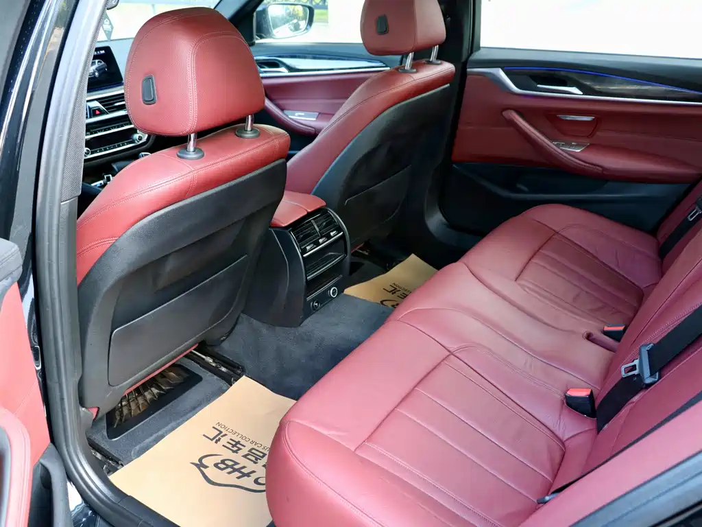 BMW 5 Series — миниатюра 9