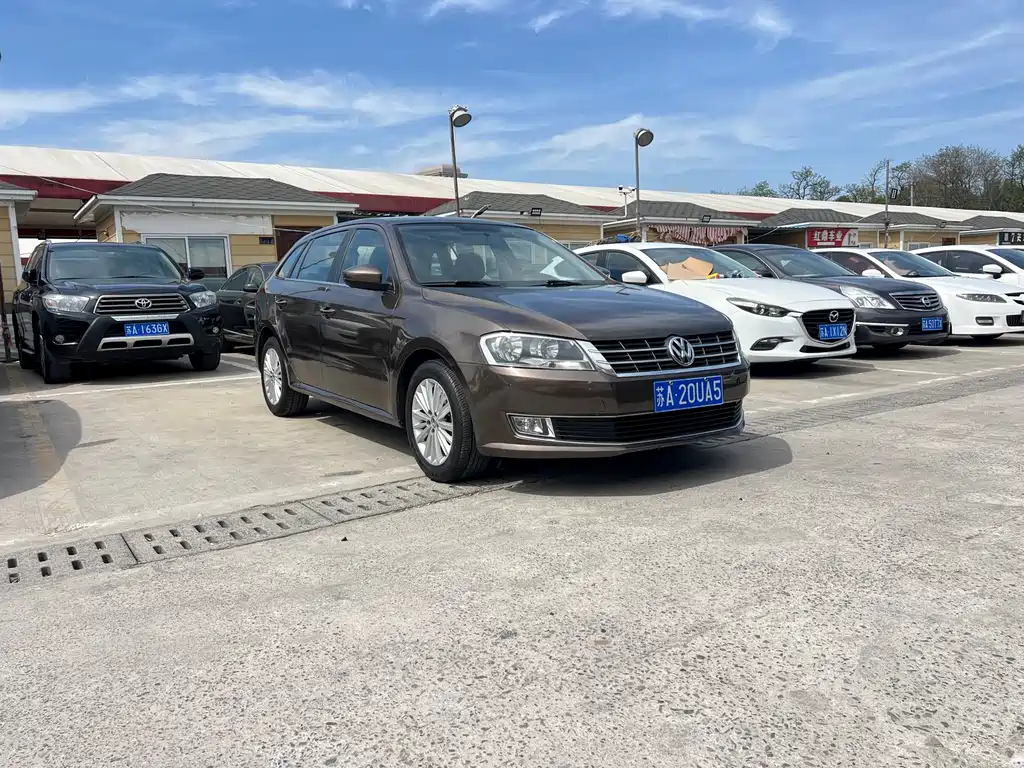 Volkswagen Gran Lavida 2013 1.6L AT Luxury