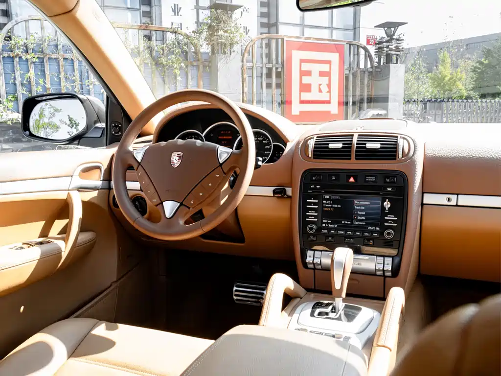 Porsche Cayenne — миниатюра 15