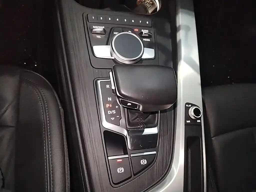 Audi A4L — миниатюра 14