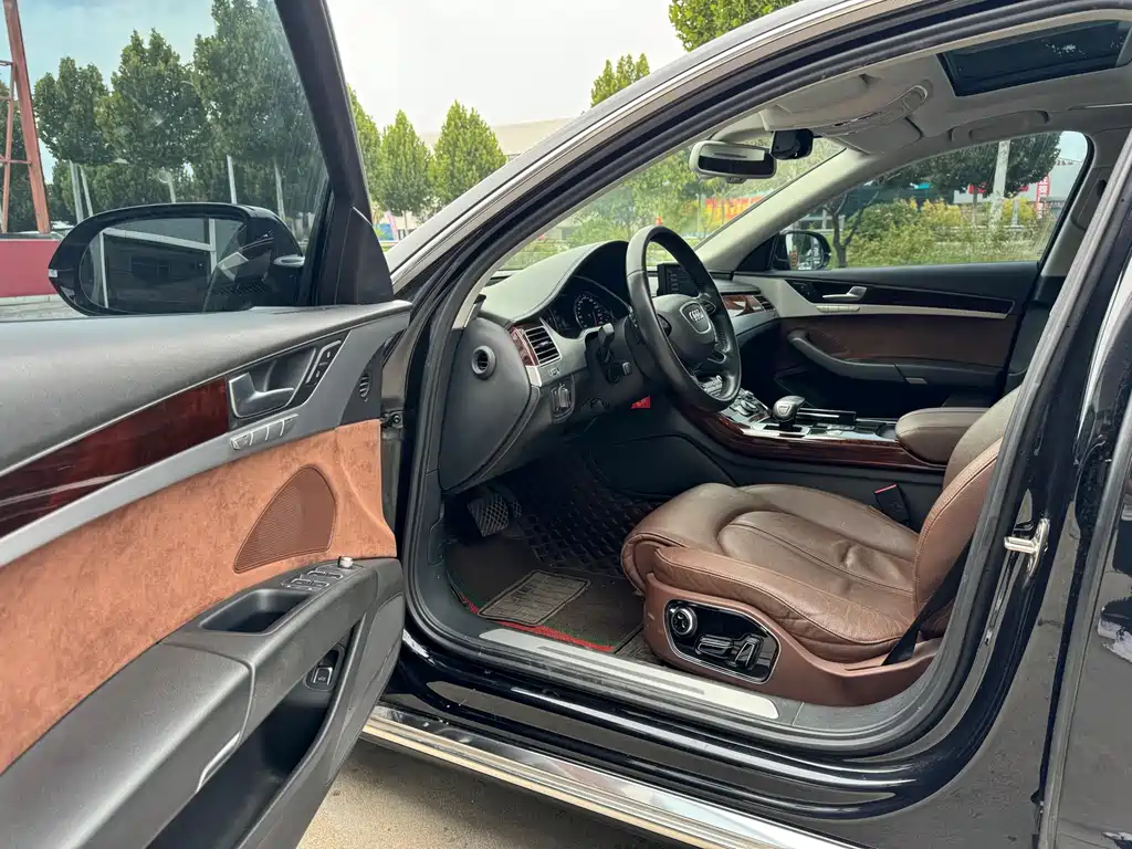 Audi A8 — миниатюра 7