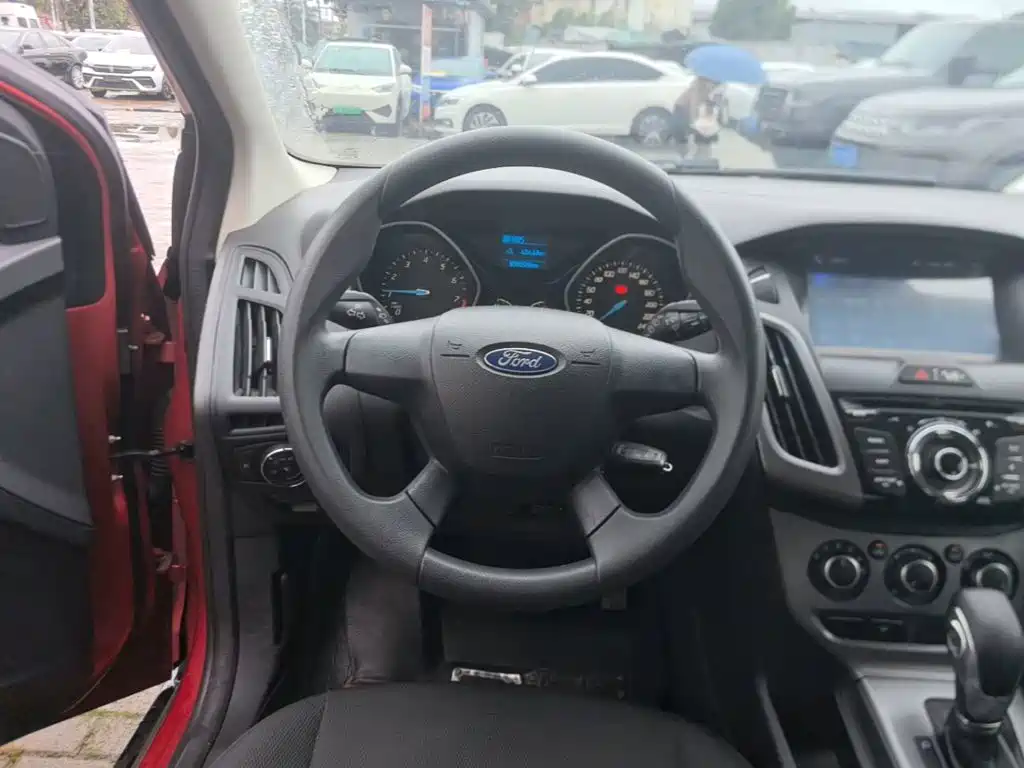 Ford Focus — миниатюра 11