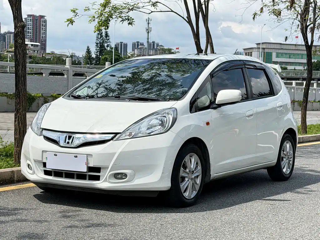 Honda Fit 2011 1.5L AT Luxury