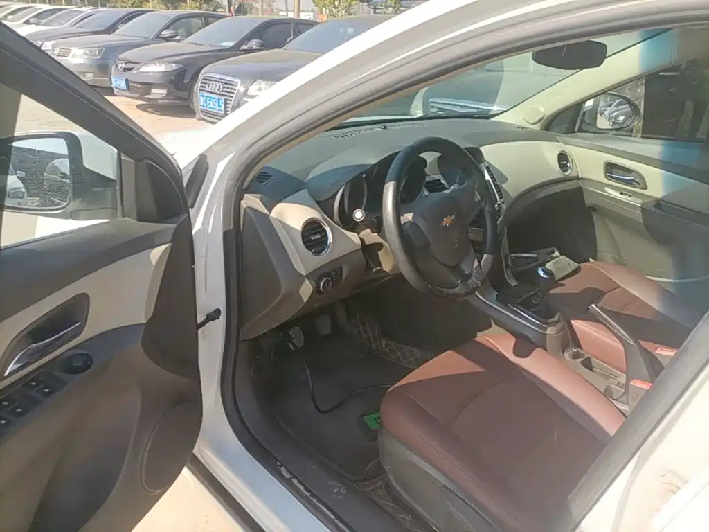 Chevrolet Cruze — миниатюра 16