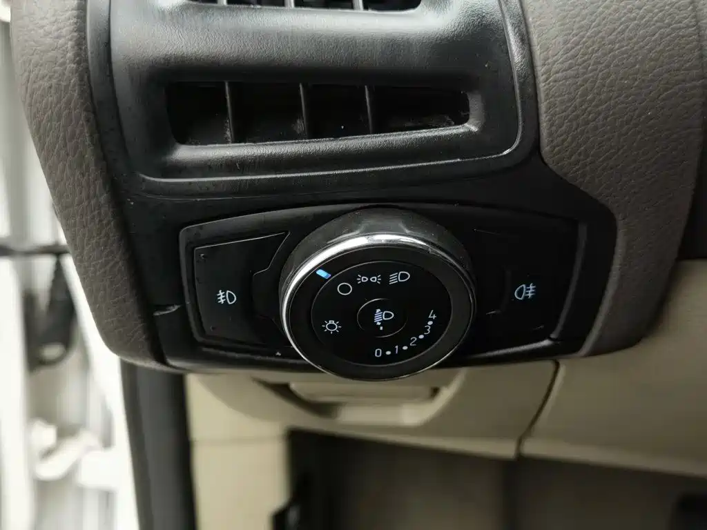 Ford Focus — миниатюра 21