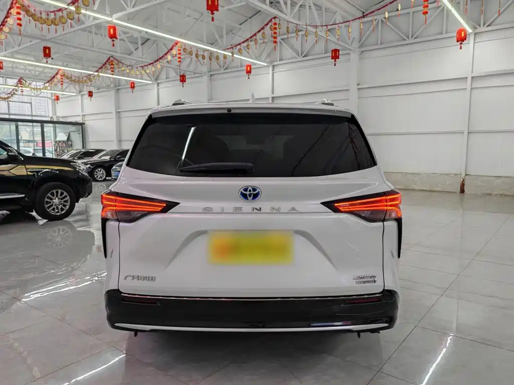 Toyota Sienna — миниатюра 11
