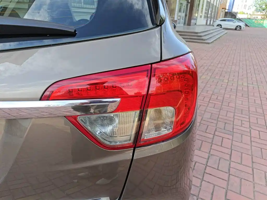Buick Envision Plus — миниатюра 8