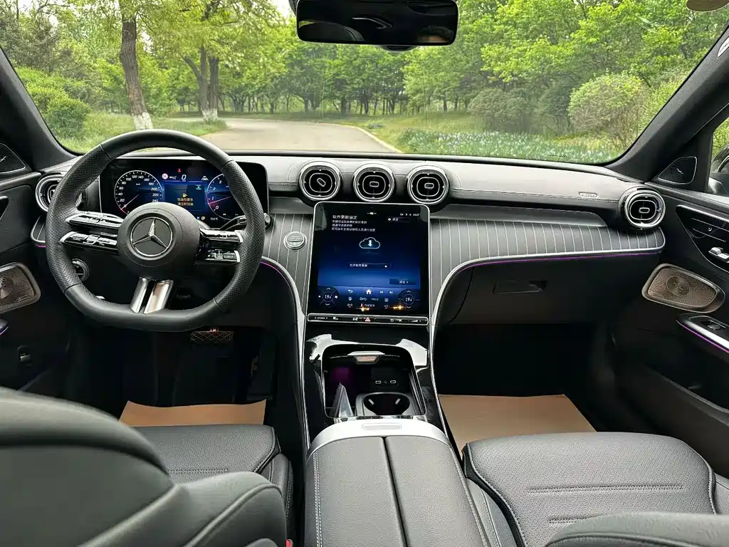 Mercedes-Benz C-Class — миниатюра 6