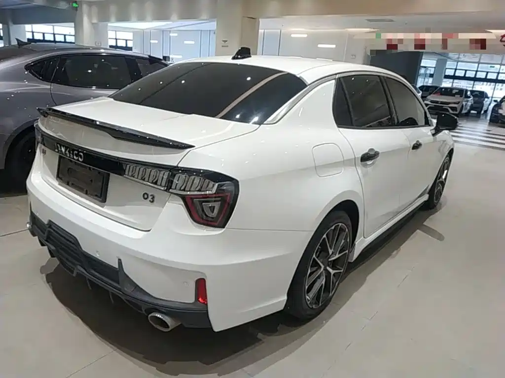 Lynk & Co 03 — миниатюра 7