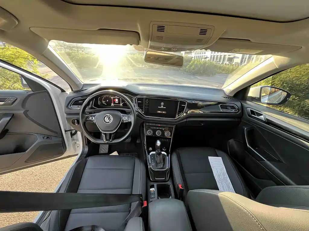 Volkswagen T-Roc — миниатюра 5
