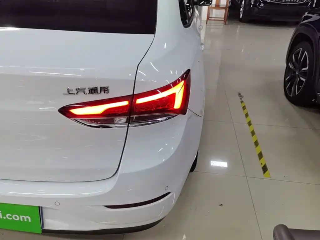 Buick Excelle — миниатюра 8