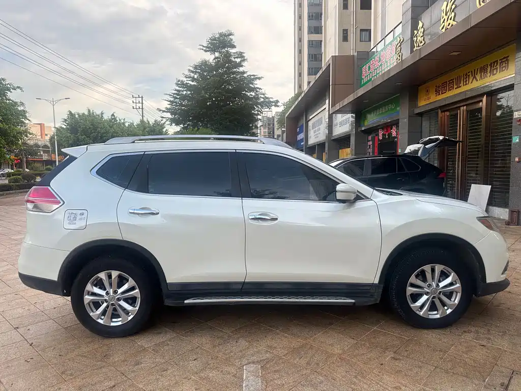 Nissan X-Trail — миниатюра 8