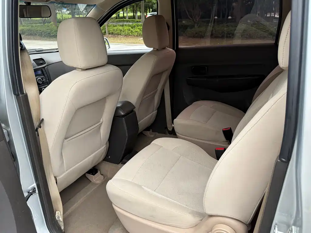 Wuling Hongguang — миниатюра 8