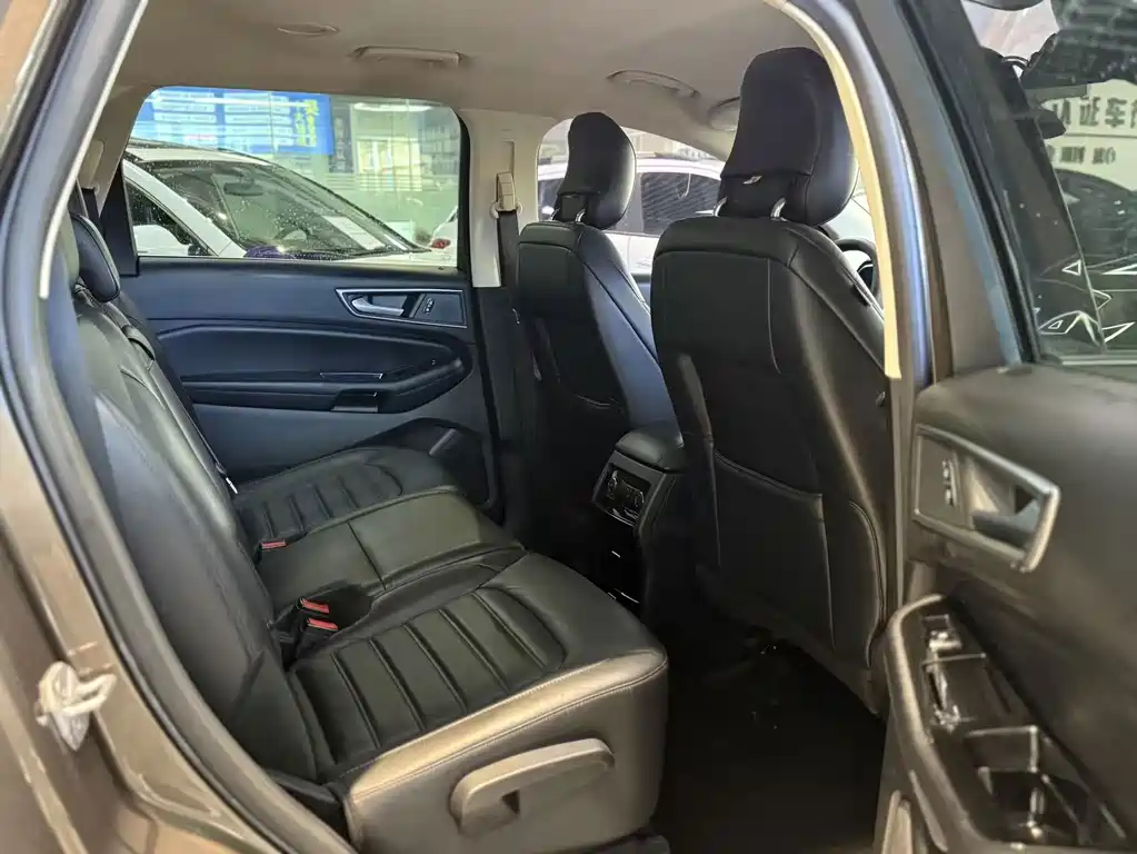 Ford Edge — миниатюра 11