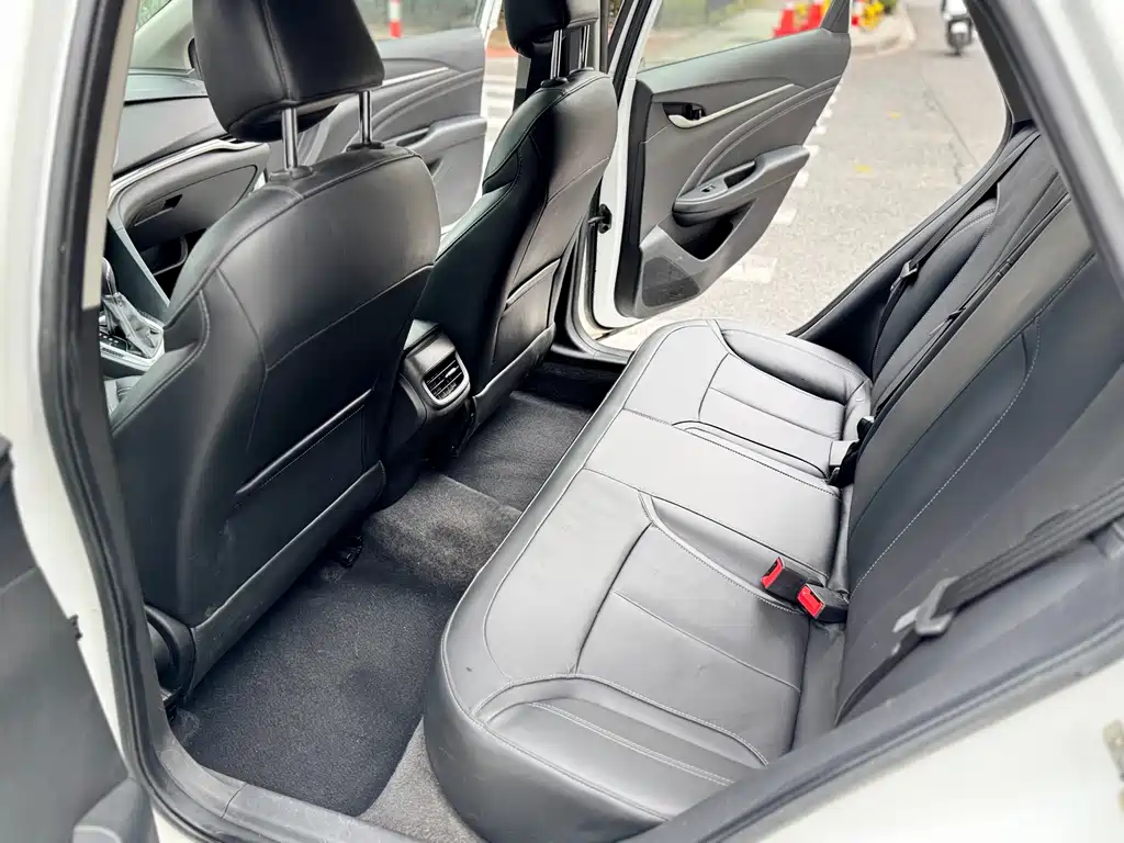 Buick Excelle — миниатюра 9