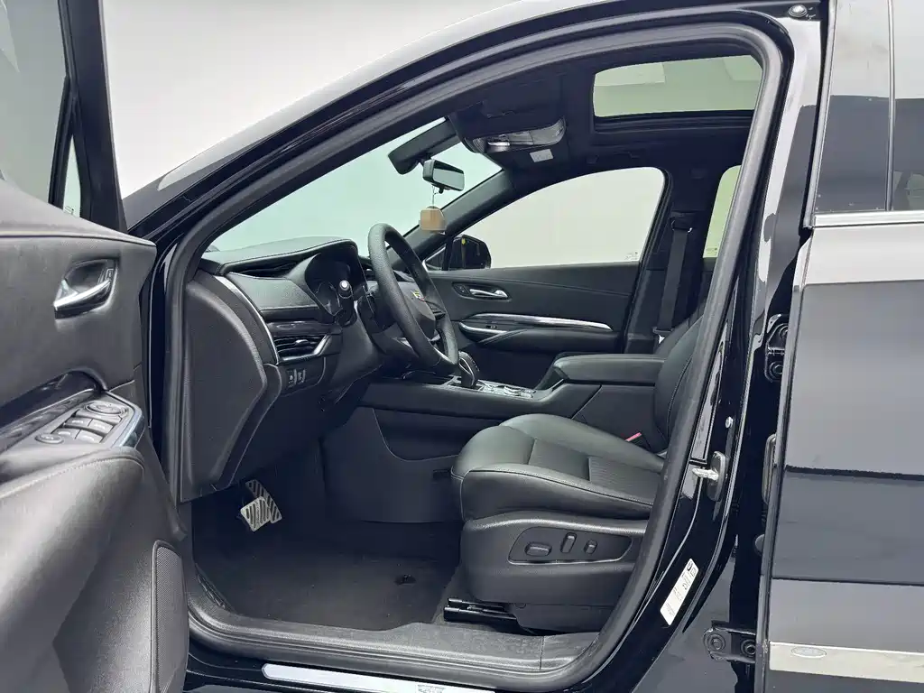 Cadillac XT4 — миниатюра 11