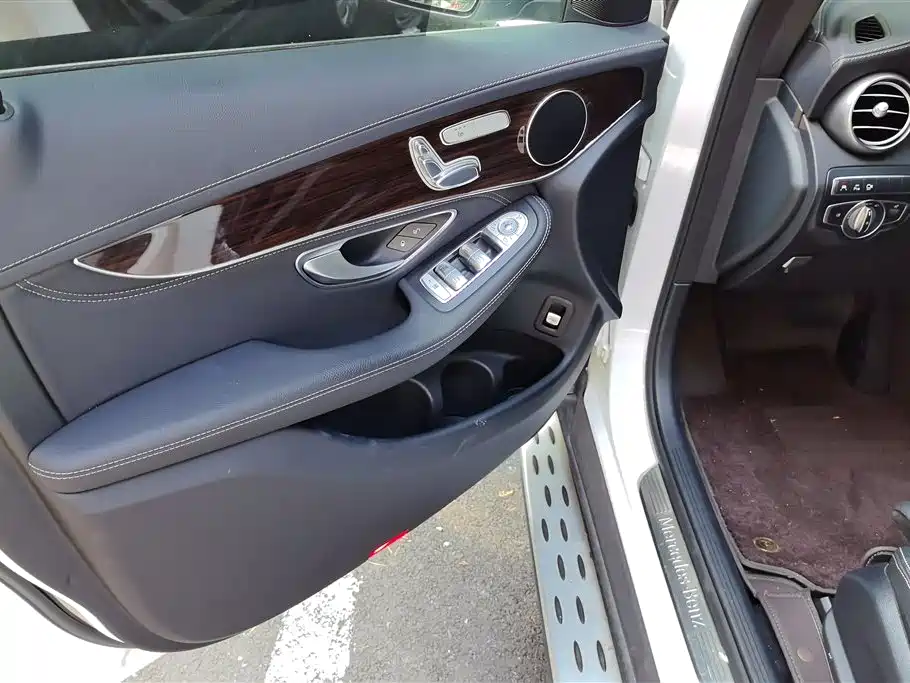 Mercedes-Benz GLC 2017 GLC 260 4MATIC Luxury