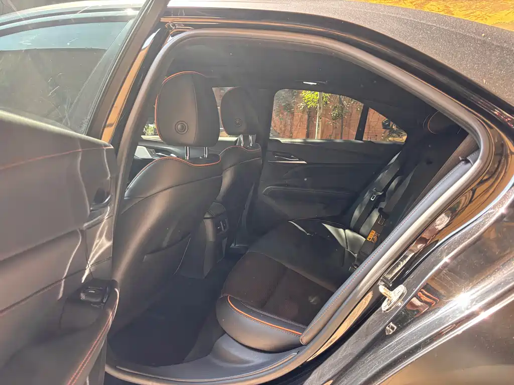 Cadillac CT4 — миниатюра 6