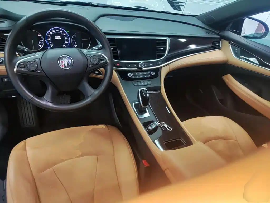 Buick LaCrosse — миниатюра 10