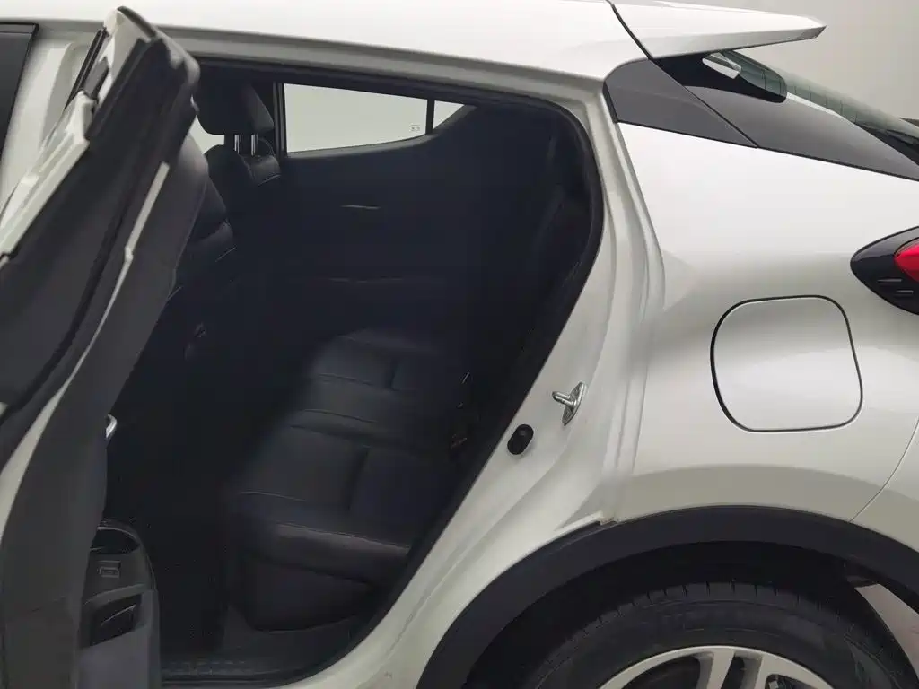 Toyota C-HR — миниатюра 15