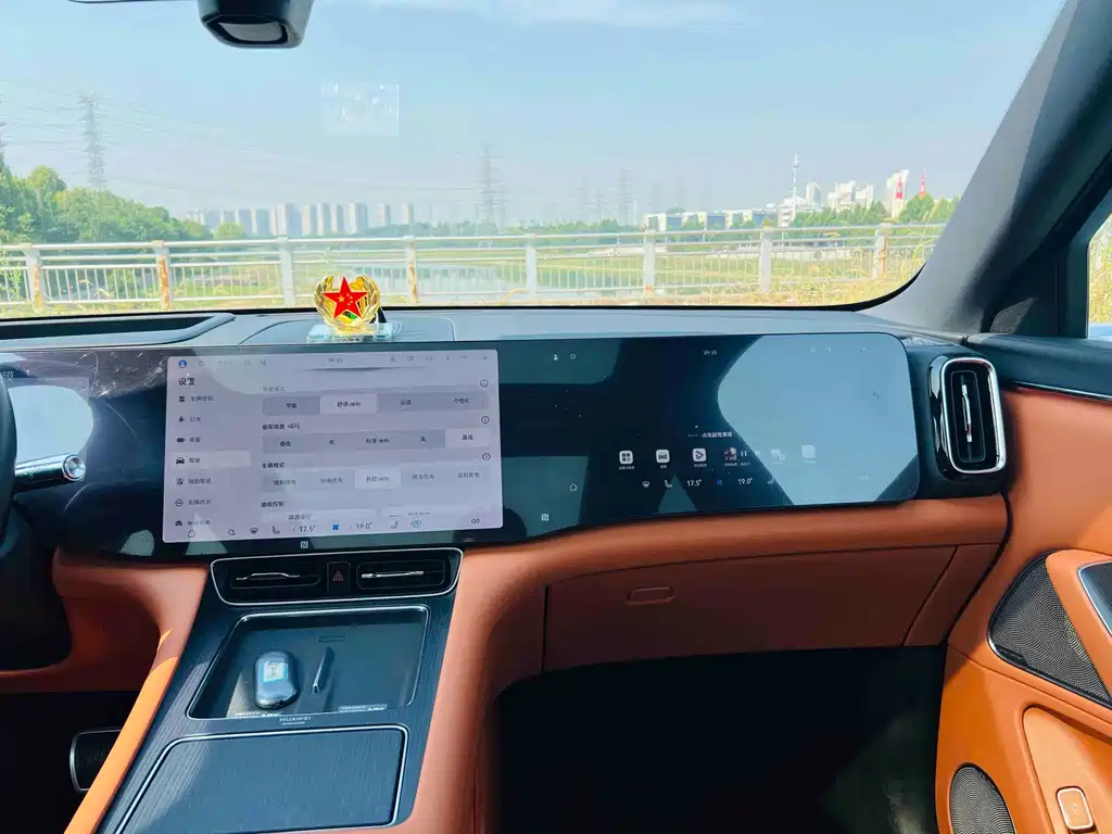AITO AITO M8 — миниатюра 16