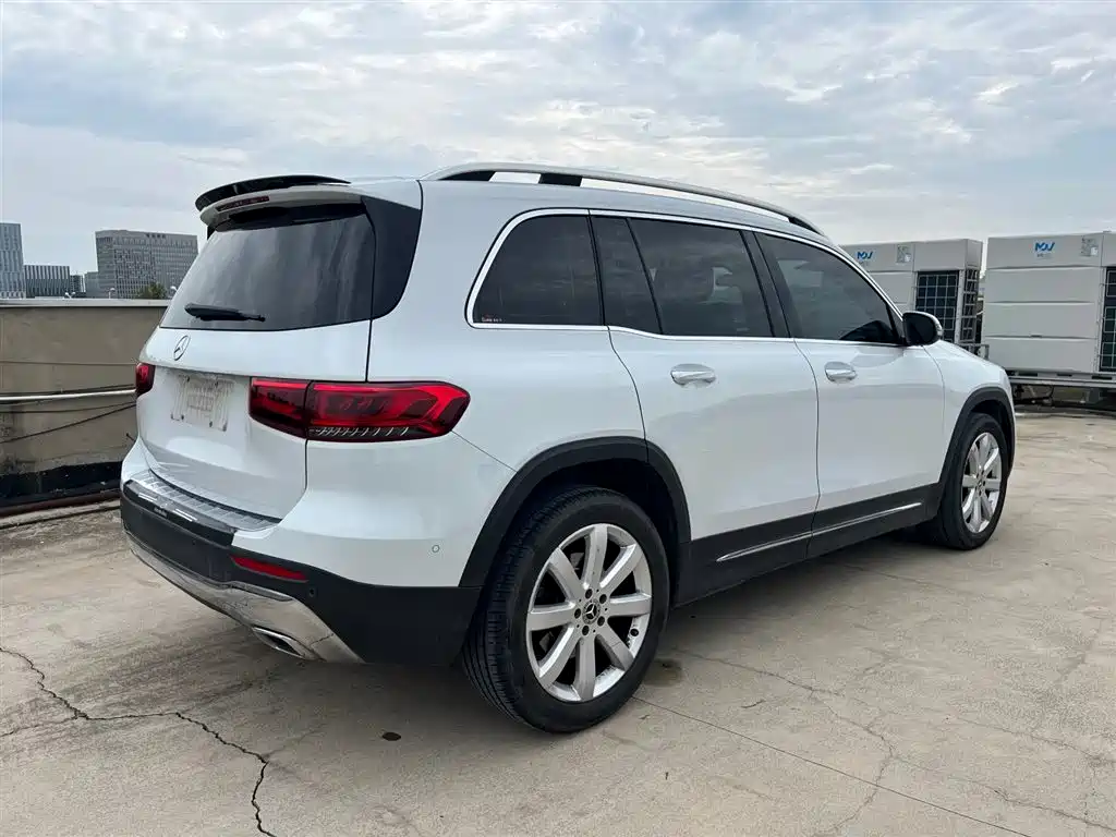 MERCEDES-BENZ  GLB