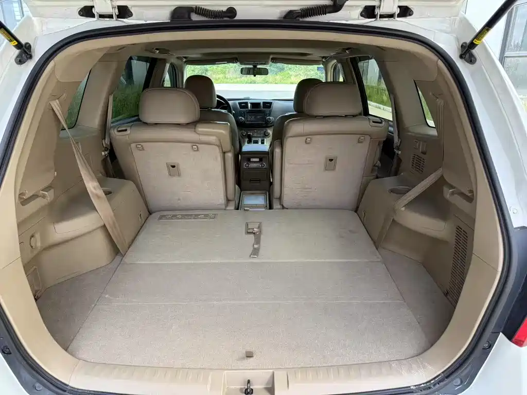 Toyota Highlander 2011 2.7L 7 мест Luxury