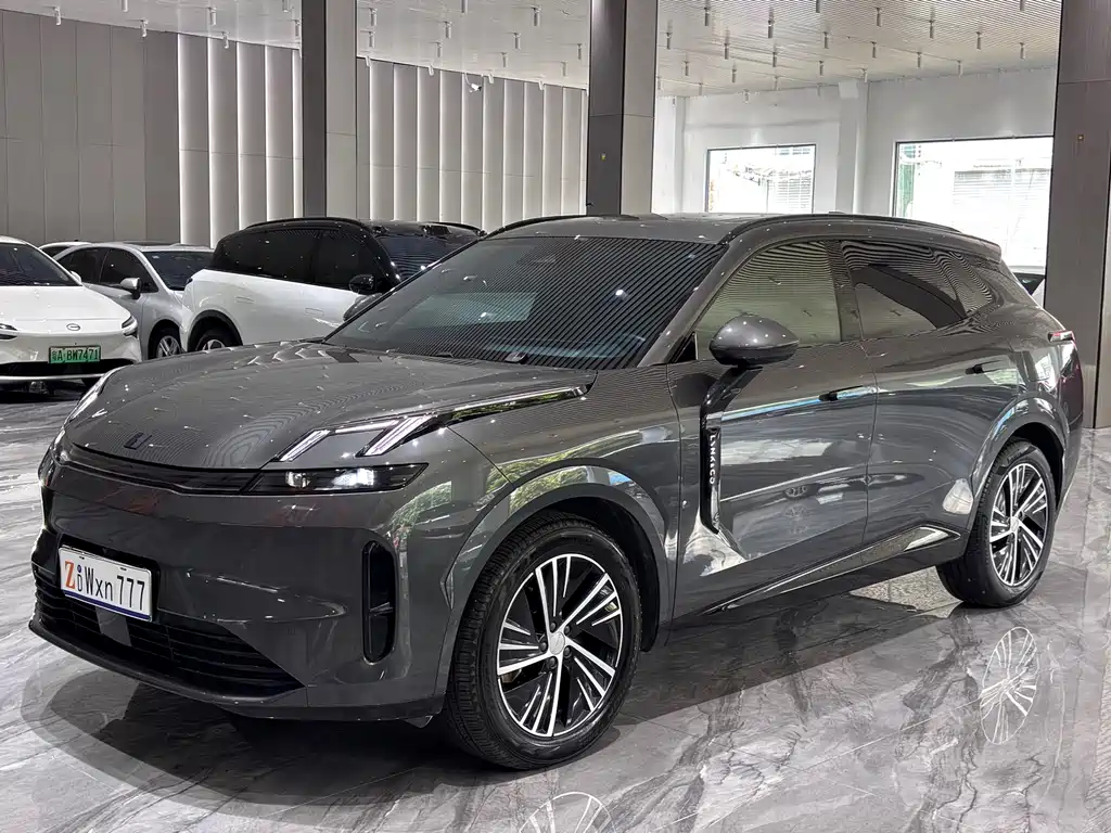 Lynk & Co 08 EM-P 2023 245km Halo
