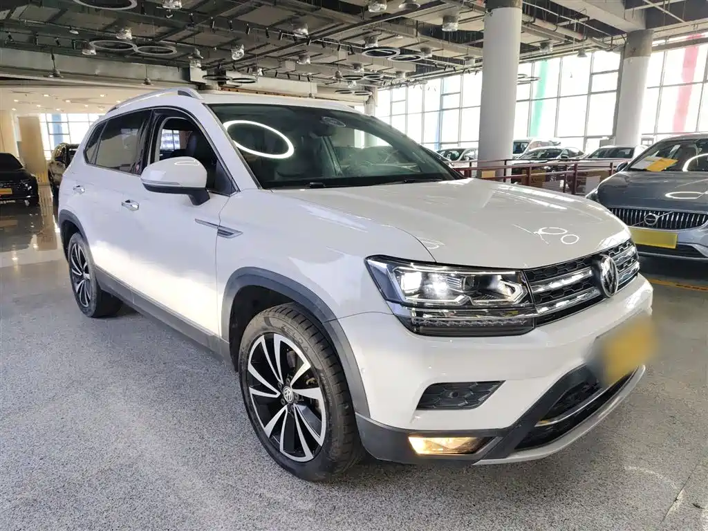Volkswagen Tharu - фото 4