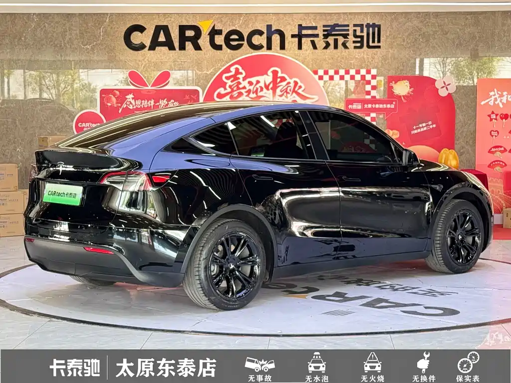 Tesla Model Y — миниатюра 25