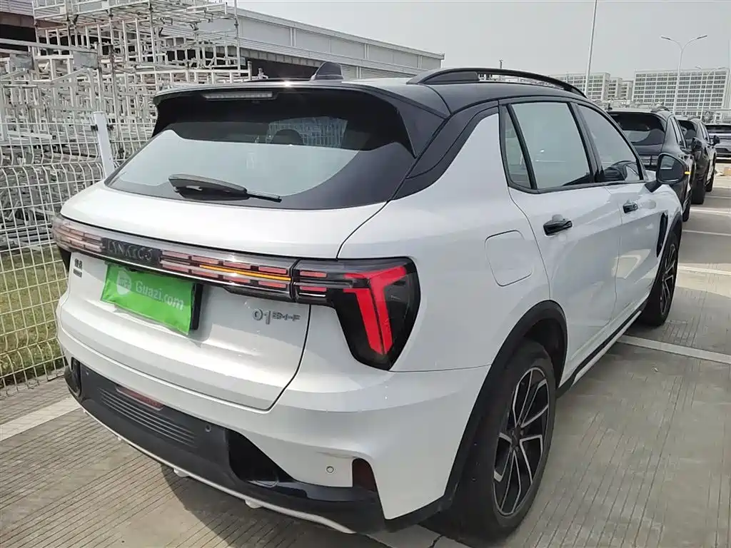 Lynk & Co 01 - фото 5