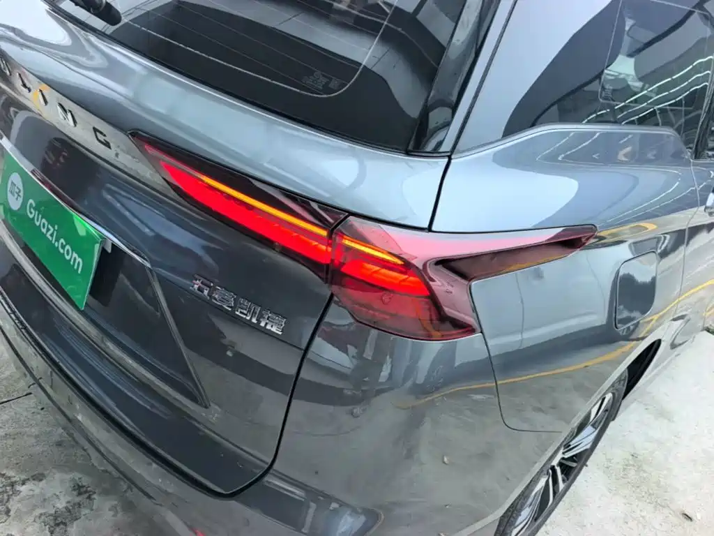 Wuling Victory — миниатюра 8