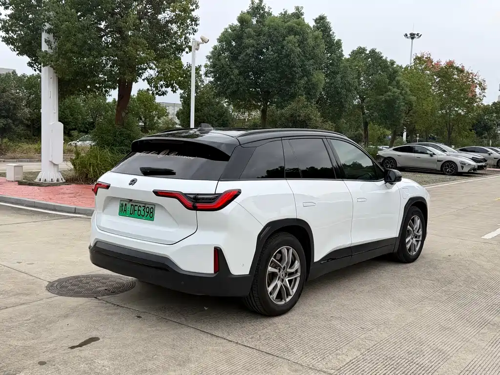 NIO ES6 — миниатюра 10