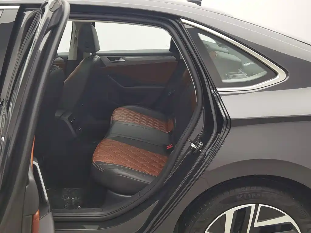 Volkswagen Sagitar — миниатюра 15
