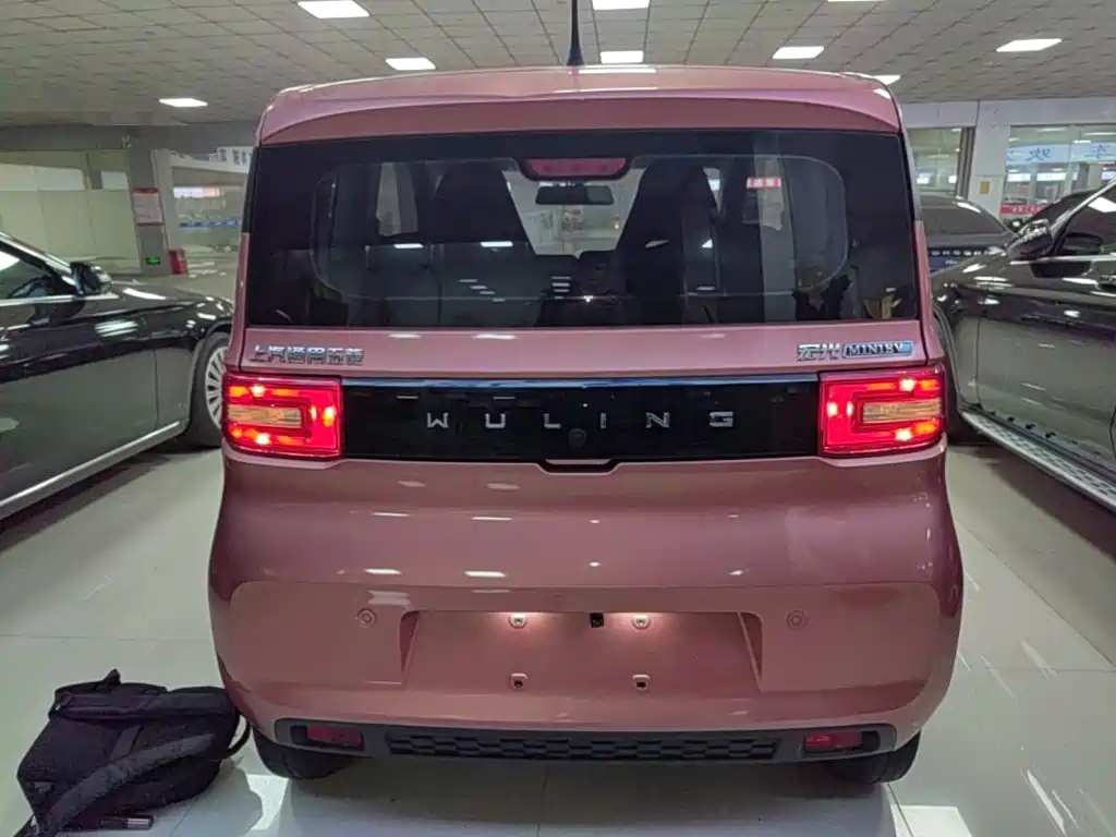Wuling MINIEV — миниатюра 6