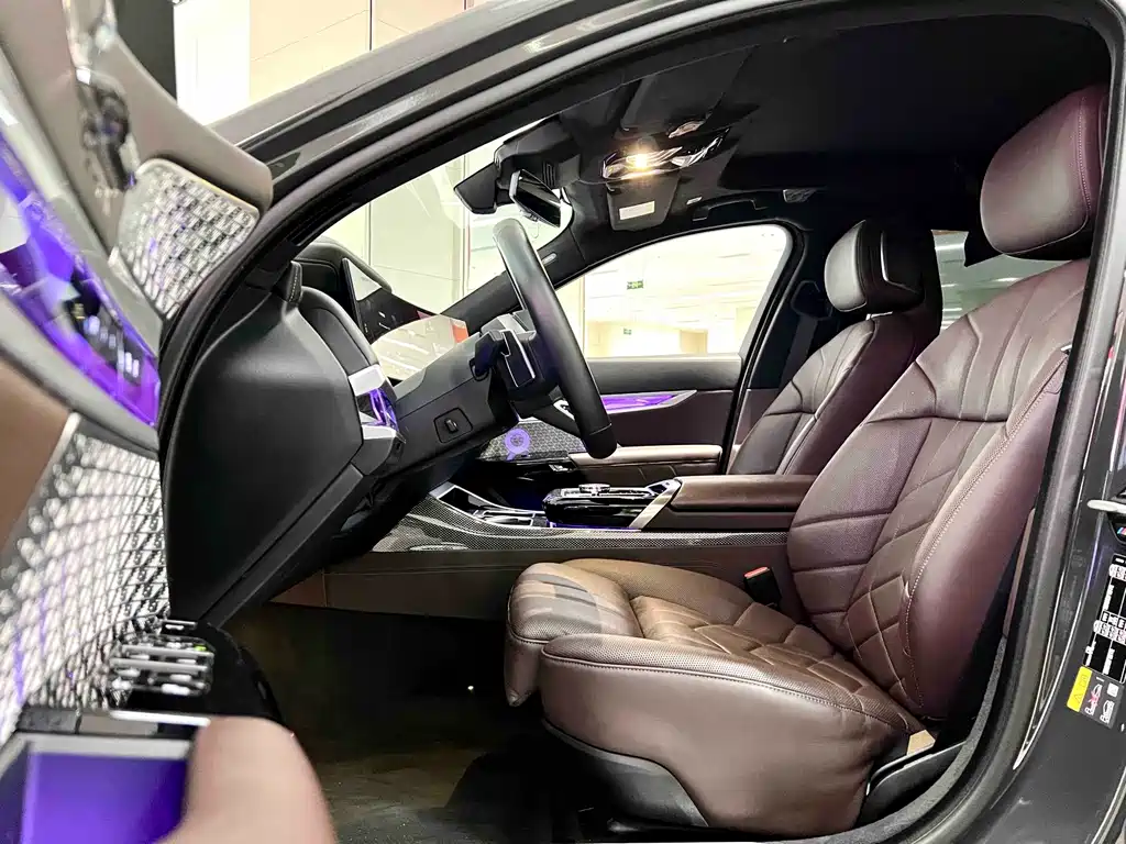 BMW i7 — миниатюра 7
