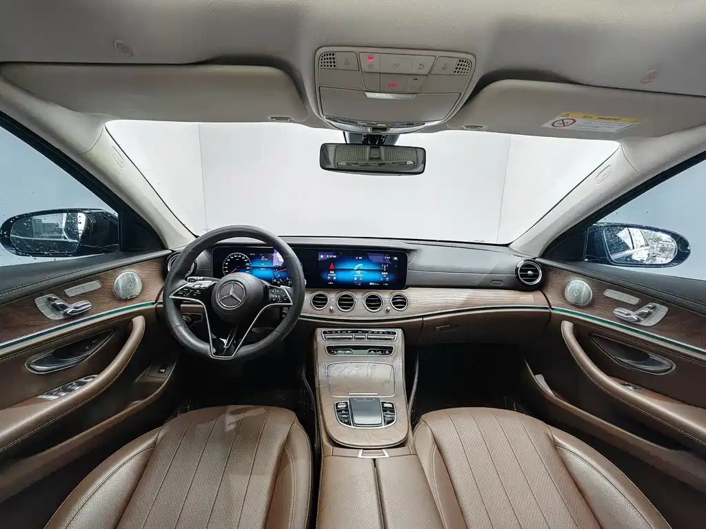 Mercedes-Benz E-Class — миниатюра 10
