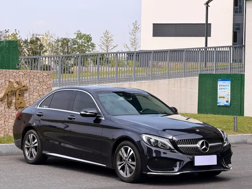Mercedes-Benz C-Class — миниатюра 3