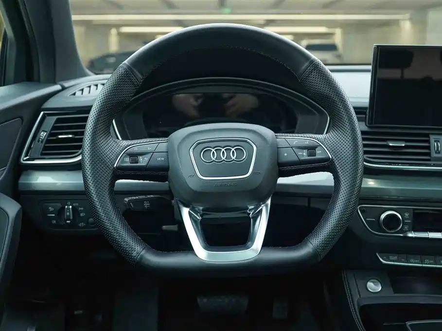 AUDI Q5L SPORTBACK
