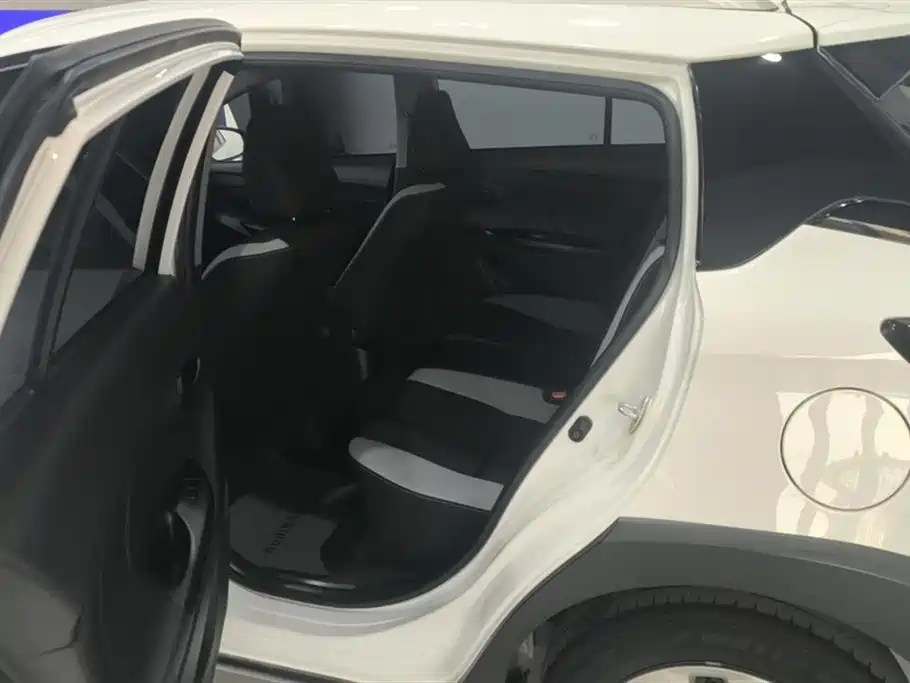 TOYOTA YARIS L ZHIXUAN