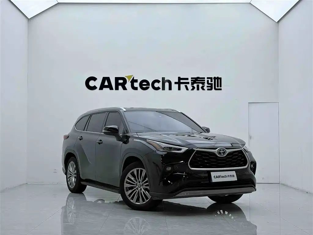 Toyota Highlander 2022 2.5L Luxury 7 мест