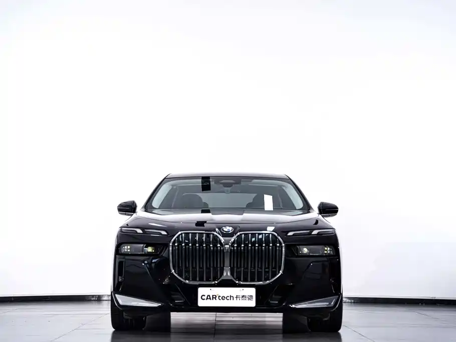 BMW 7 Series — миниатюра 4