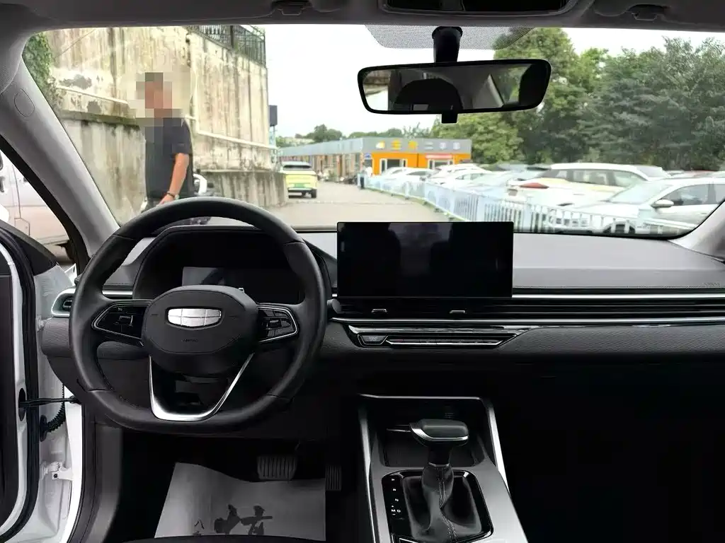 Geely Emgrand — миниатюра 5