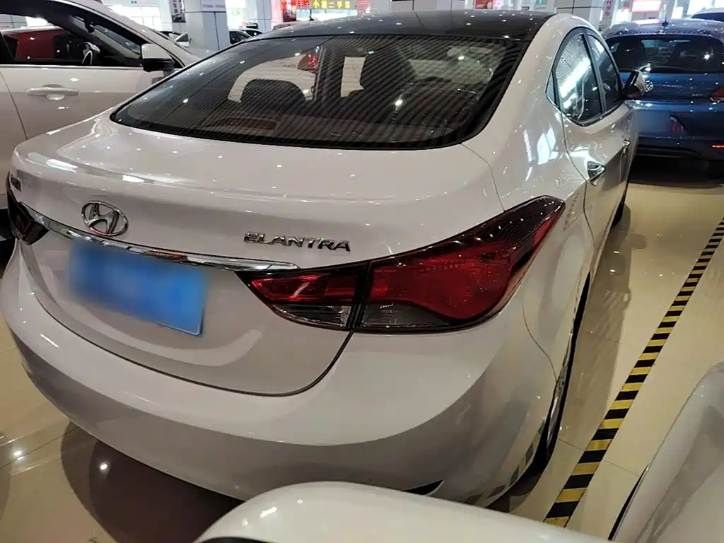 Hyundai Elantra Langdong — миниатюра 7