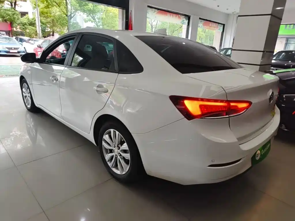 Buick Excelle — миниатюра 5