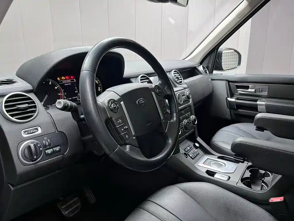 Land Rover Discovery 2015 3.0 SC V6 HSE