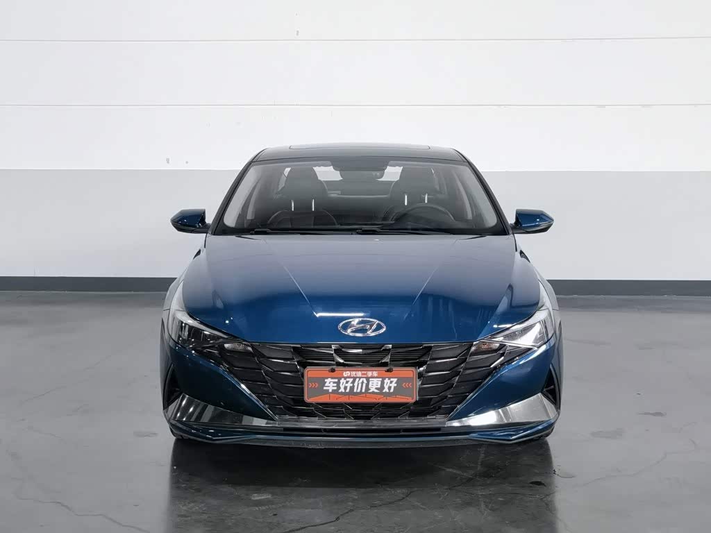 Hyundai Elantra 1.5 л 2021 г. Голубой, пробег 45199 км