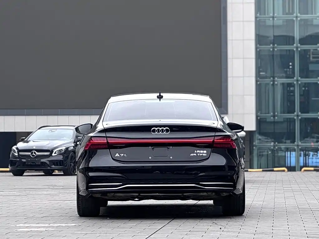AUDI A7L
