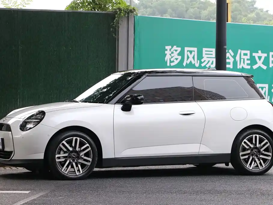 Mini COOPER 2025 456km COOPER E